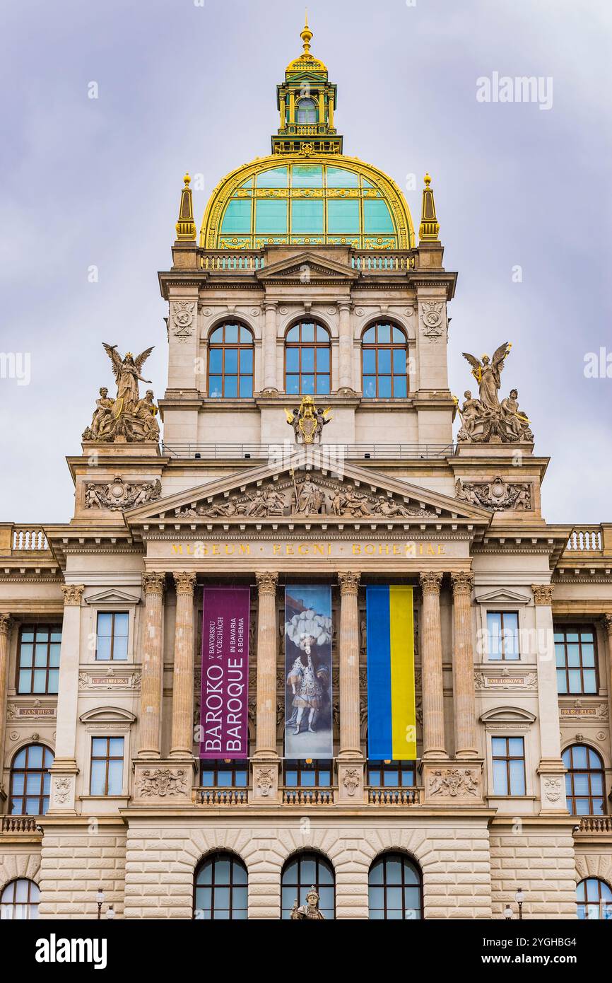 Facciata dettagliata. Edificio principale del Museo Nazionale. Praga, Repubblica Ceca, Europa Foto Stock