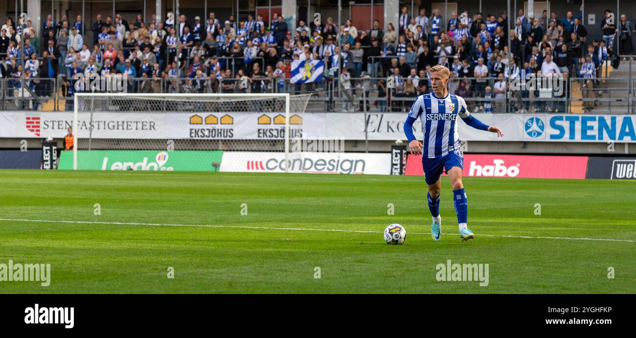 Gothenburg, Svezia. 16 settembre 2023. Il giocatore Oscar Wendt con il pallone per l'IFK Gothenburg durante la partita contro il Brommapojkarna nell'Allvenskan svedese. Foto Stock