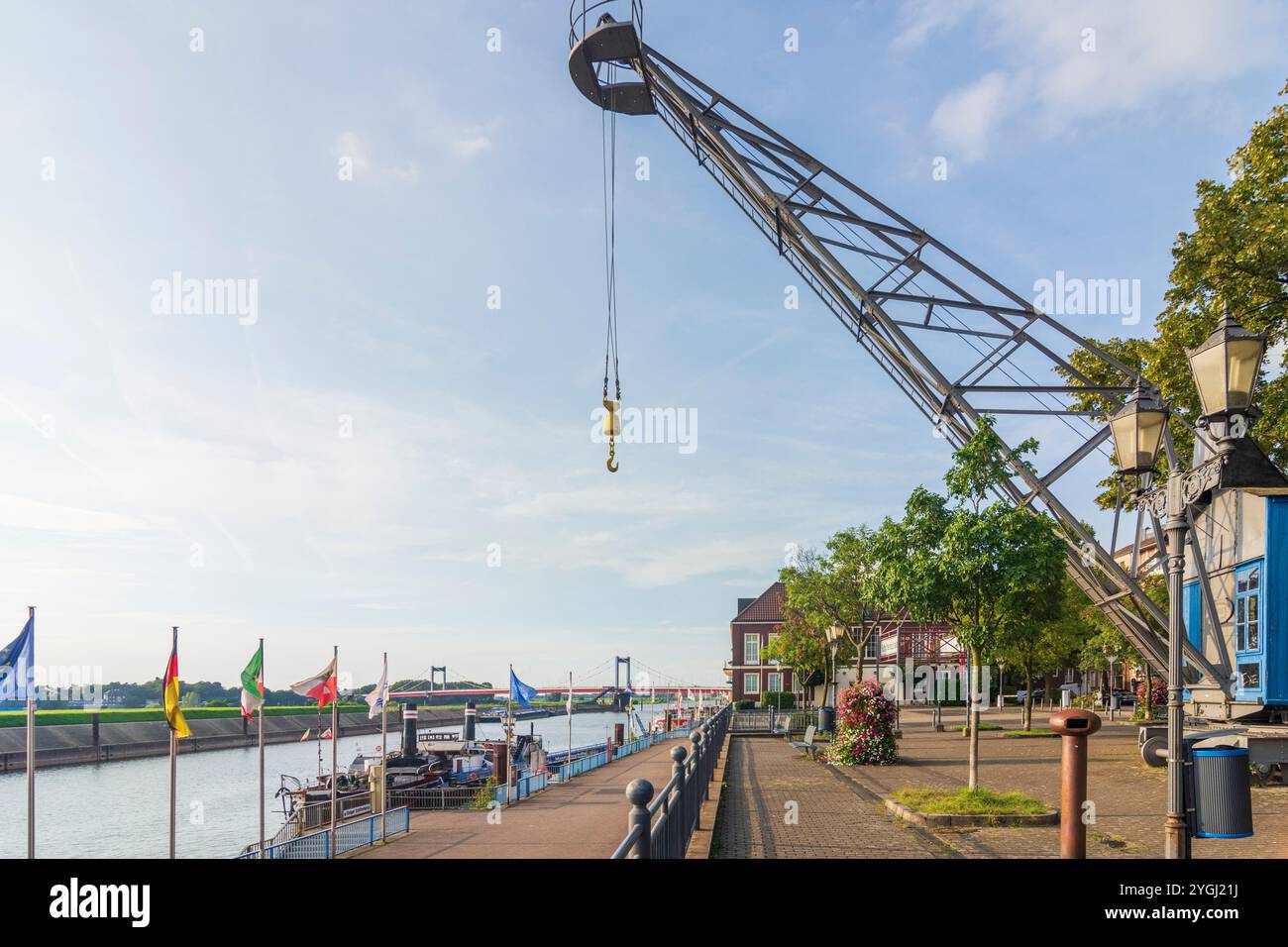 Duisburg, porto museo Ruhrort, Hafenmund, gru storica a Ruhrgebiet, Renania settentrionale-Vestfalia, Germania Foto Stock