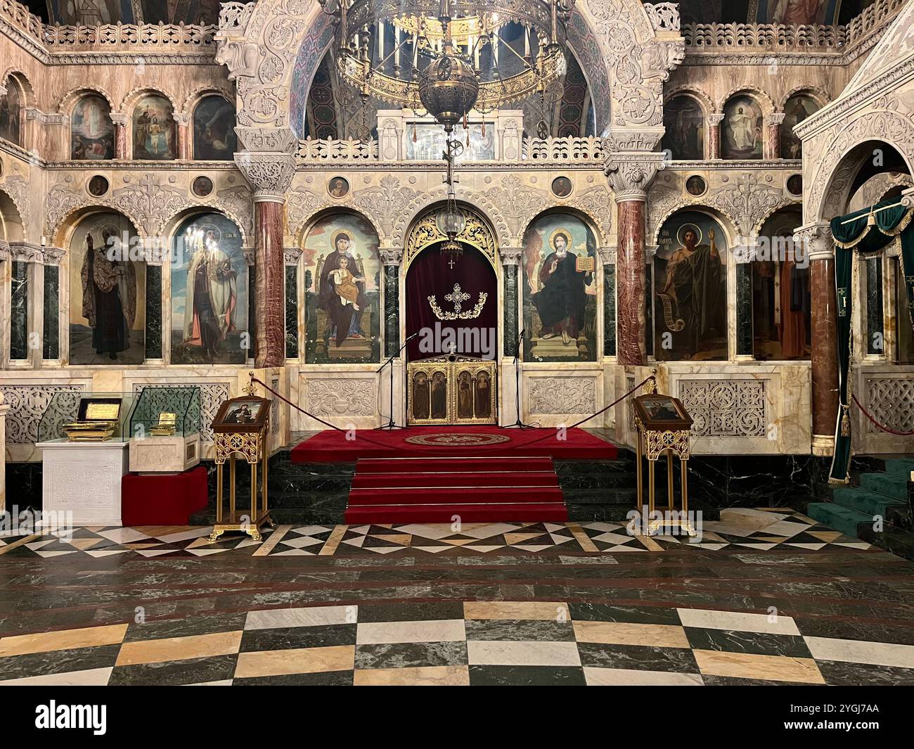 Cattedrale di Sofia Bulgaria St. Alexander Nevsky Patriarcato ortodosso interno a Sofia Bulgaria, Europa orientale, Balcani, UE - Immagine stock catturata con smartphone