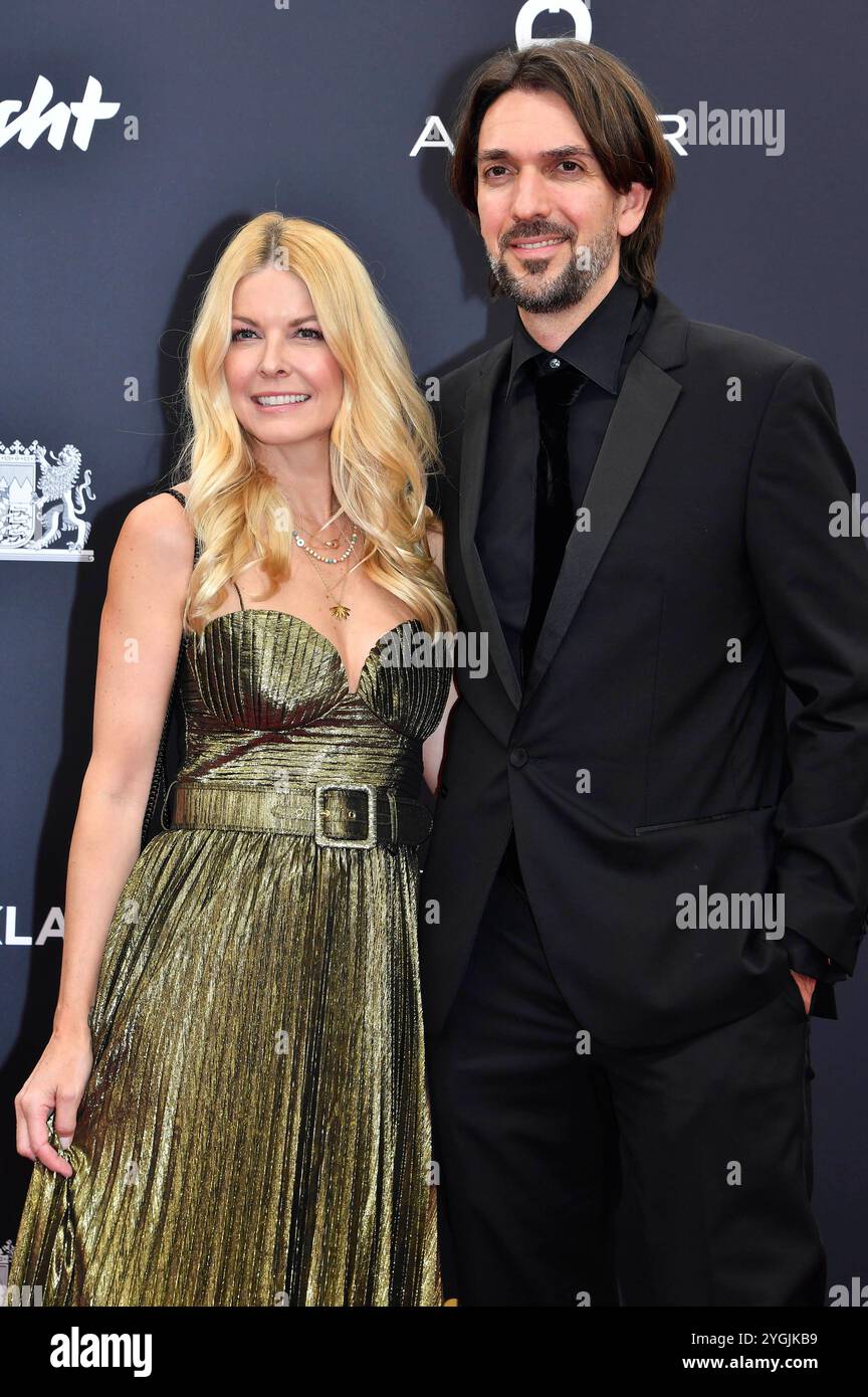 Tina Kaiser und Max Wiedemann bei der 76. Bambi-Verleihung 2024 nei den Bavaria Filmstudios. München, 07.11.2024 *** Tina Kaiser e Max Wiedemann ai Bambi Awards 76 2024 nei Bavaria Filmstudios Monaco di Baviera, 07 11 2024 foto:XS.xSpöttelx/xFuturexImagex bambi2024_0186 Foto Stock