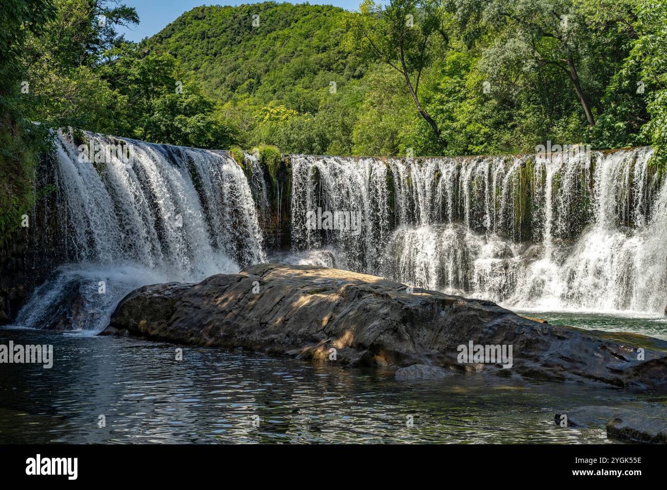 Cascata de la Vis sul fiume Vis vicino a Saint-Laurent-le-Minier, Francia, Europa Foto Stock