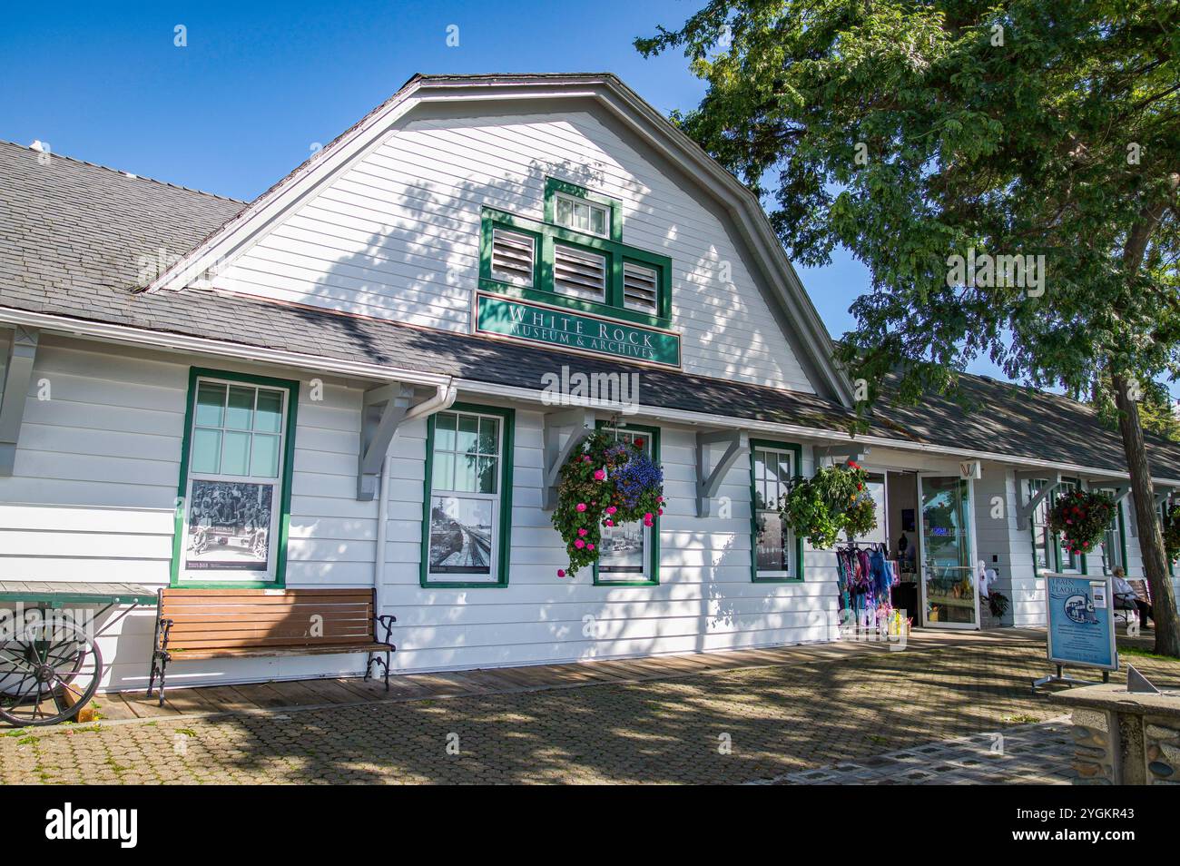 Esterno del White Rock Museum and Archives Building, che ospita mostre, programmi ed eventi locali. Foto Stock