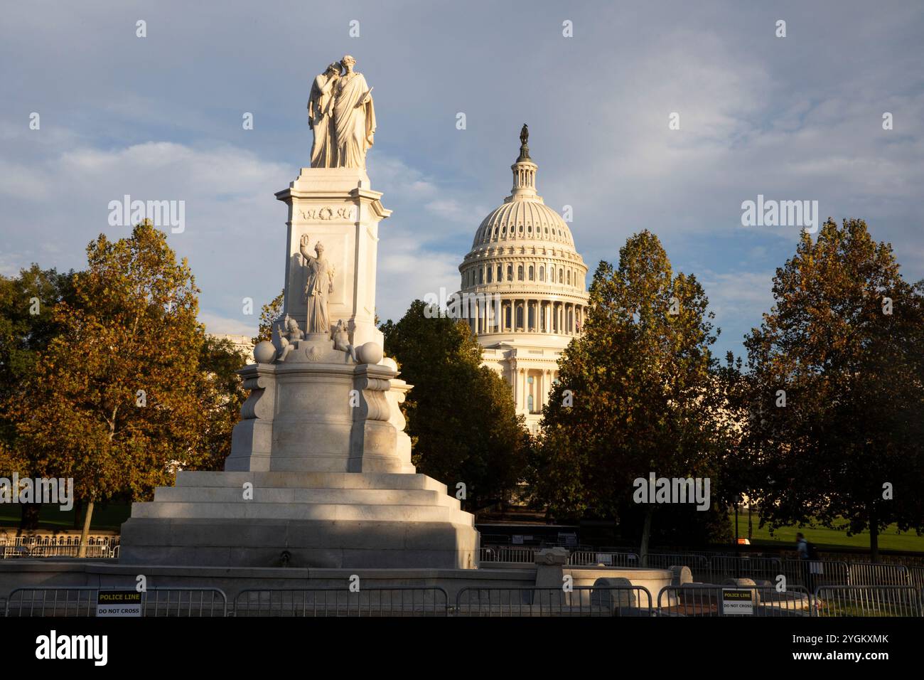 Una vista del Campidoglio degli Stati Uniti a Washington, DC, Stati Uniti, il 7 novembre 2024, giorni dopo le elezioni nazionali. Il Campidoglio degli Stati Uniti, spesso chiamato Campidoglio o Campidoglio, è la sede del Congresso degli Stati Uniti, il ramo legislativo del governo federale. Si trova su Capitol Hill, all'estremità orientale del National Mall a Washington, D.C. Foto Stock