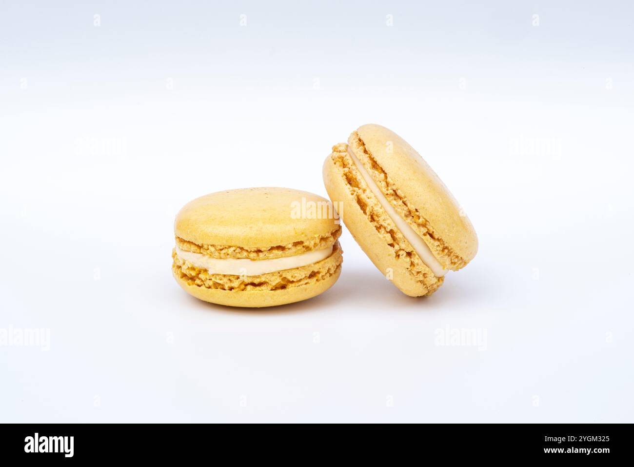 Primo piano di macaroon, biscotti colorati e aromatizzati Foto Stock