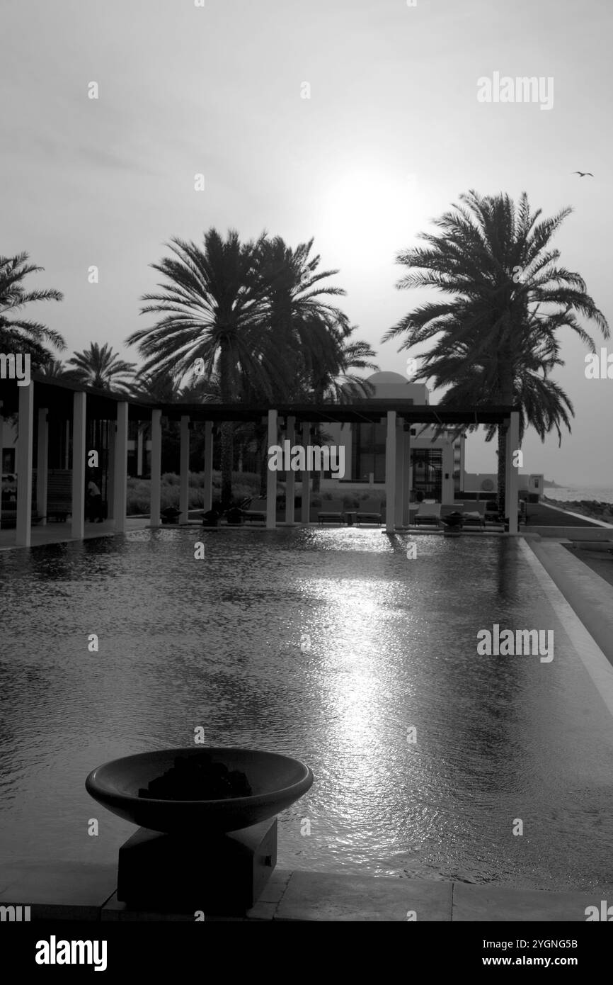 piscina al crepuscolo, il chedi hotel muscat oman medio oriente Foto Stock