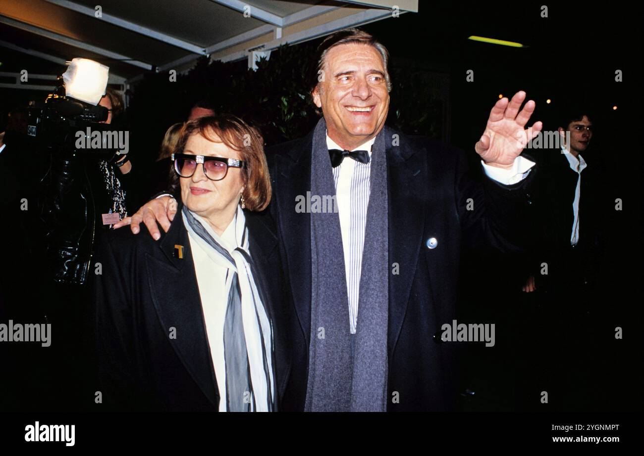 Zärtliche Chaoten - Filmpremiere in München, 1987, Premierengäste: Schauspieler Helmut Fischer mit Ehefrau Utta. Foto Stock