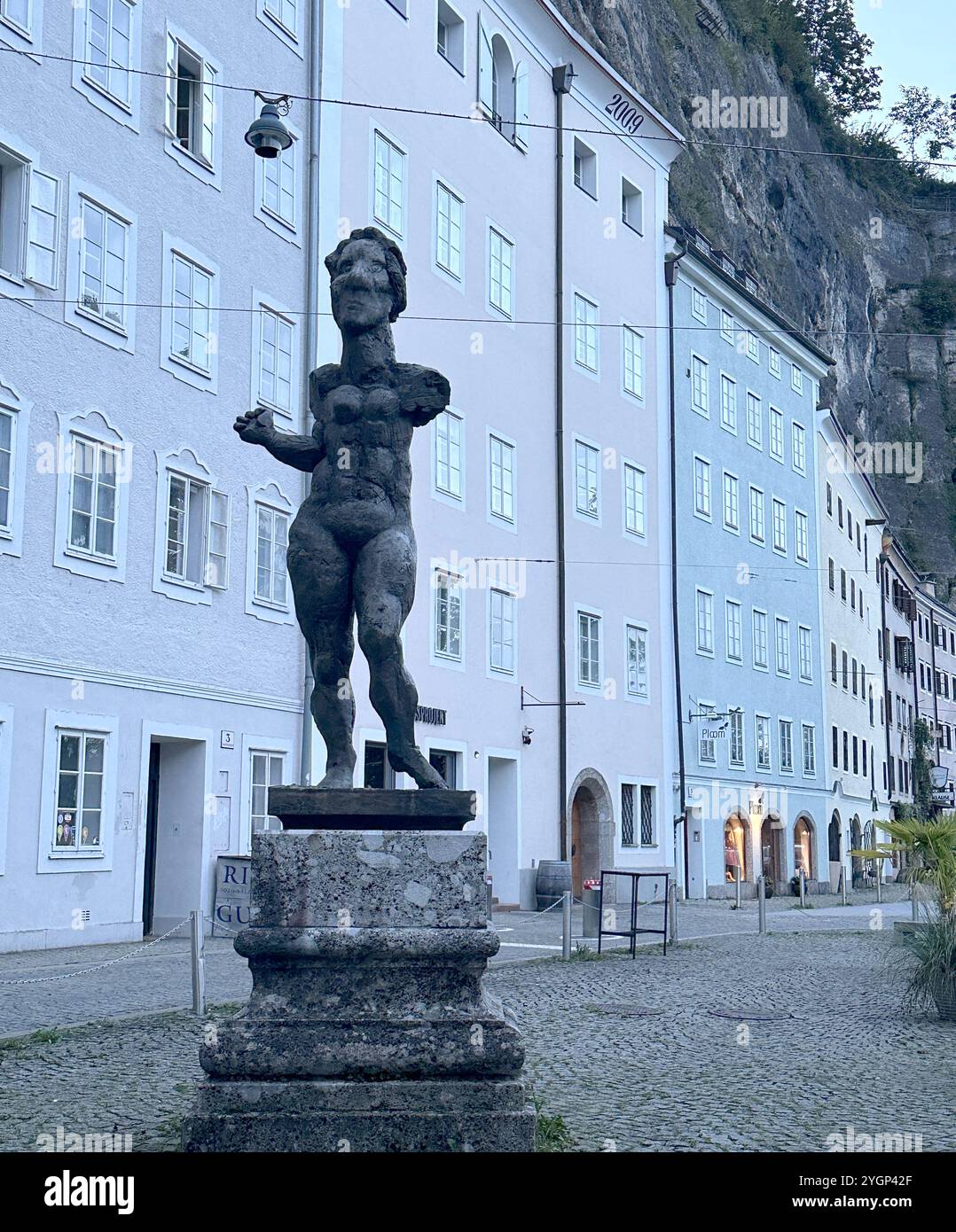 Omaggio alla statua di Mozart di Markus Lüpertz Foto Stock