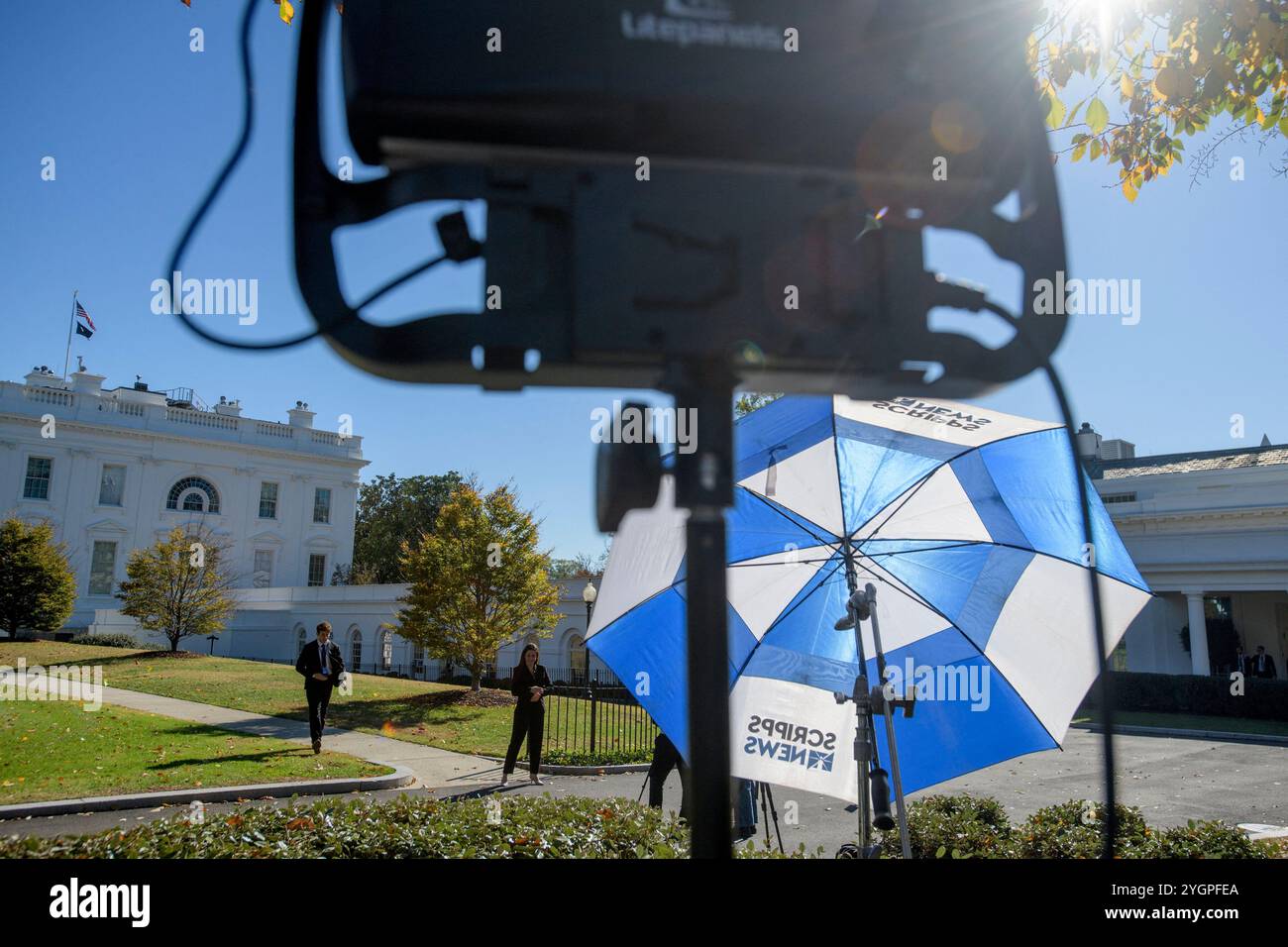 Washington, Stati Uniti. 8 novembre 2024. I giornalisti si preparano per la giornata alla Casa Bianca di Washington, DC, venerdì 8 novembre 2024. Foto di Rod Lamkey/Pool /ABACAPRESS. COM credito: Abaca Press/Alamy Live News Foto Stock