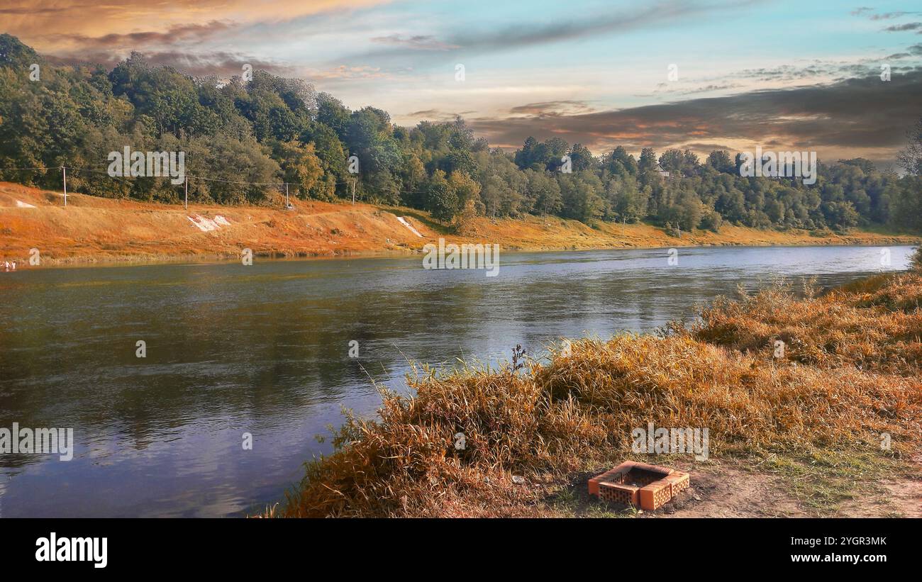 L'alto Volga: Esplorando l'origine del fiume più lungo d'Europa. Regione Russia Tver. Foto Stock