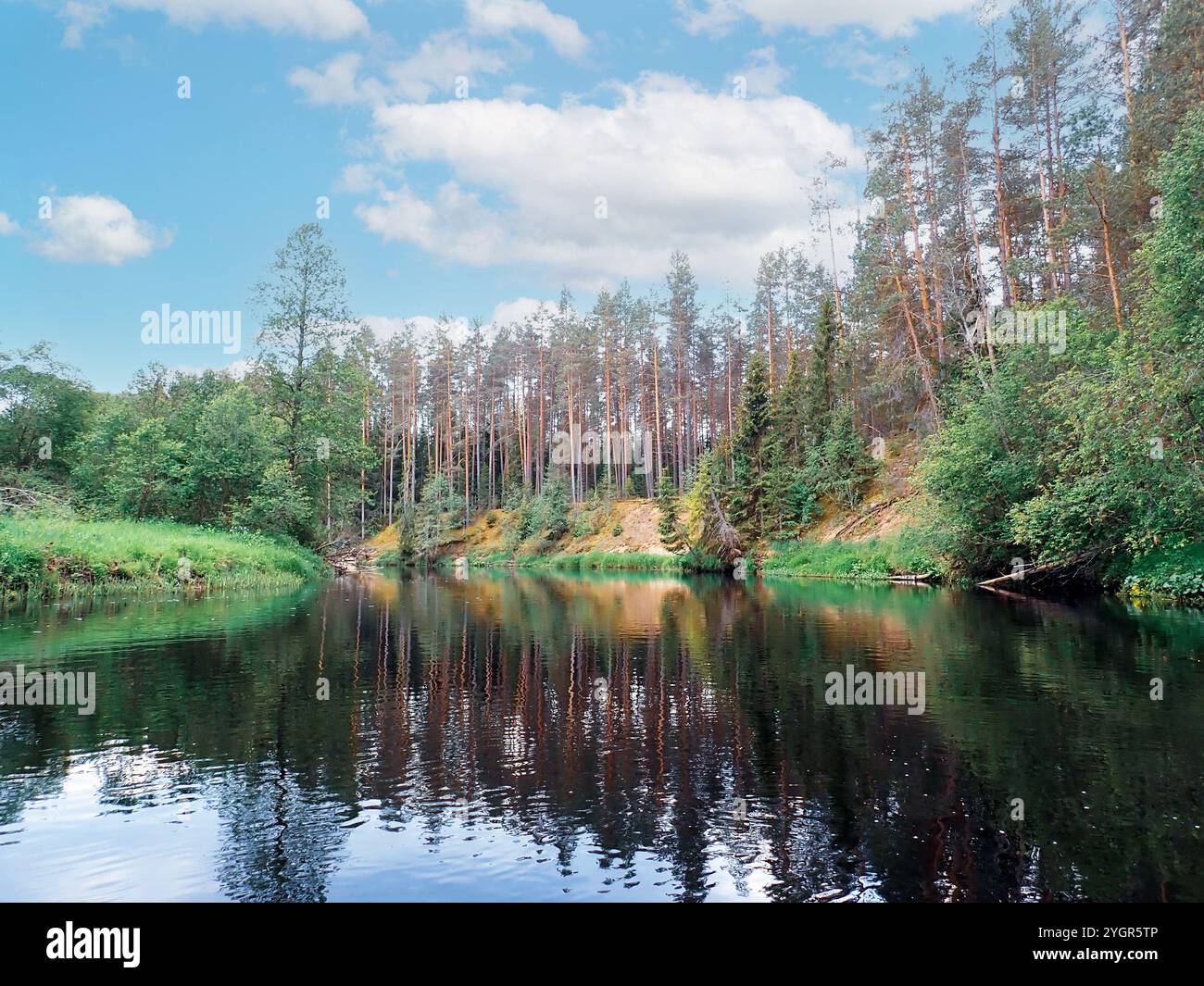 Esplorando la bellezza remota del fiume Volga superiore in Russia Foto Stock