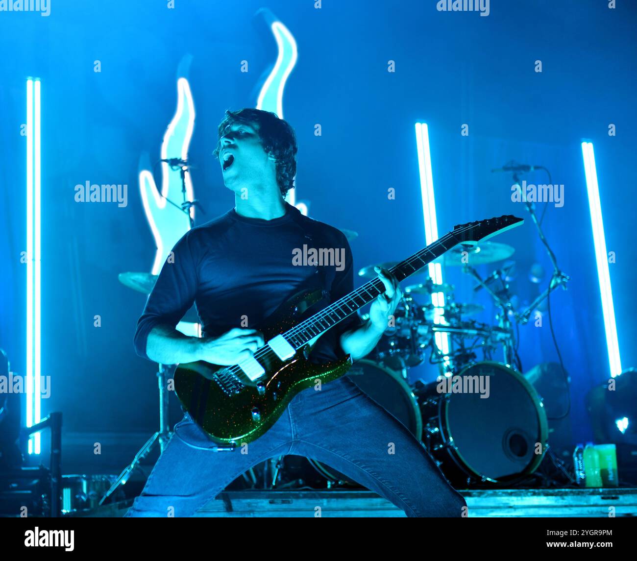 6 novembre 2024, Norfolk, Virginia, Stati Uniti d'America: Il membro di August Burns Red JOHN BENJAMIN BRUBAKER scossa la Chartway Arena presso la Old Dominion University di Norfolk, Virginia il 6 novembre 2024..Photo.Â©Jeff Moore (Credit Image: © Jeff Moore/ZUMA Press Wire) SOLO PER USO EDITORIALE! Non per USO commerciale! Foto Stock