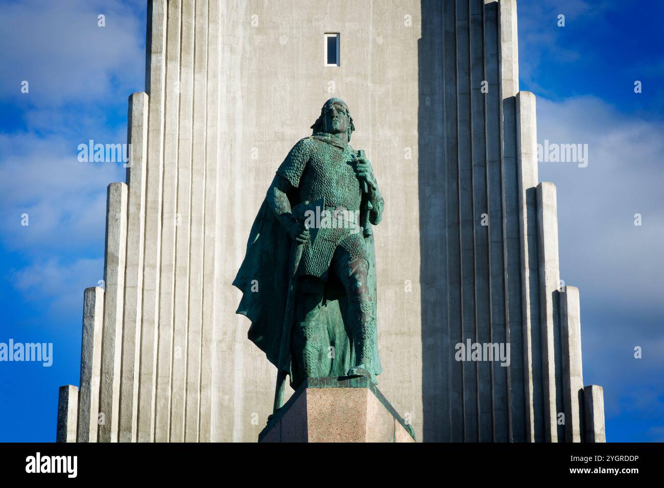 Leif Eiricsson Memorial creato dall'artista americano Alexander Stirling Calder a Reykjavik, Islanda Foto Stock