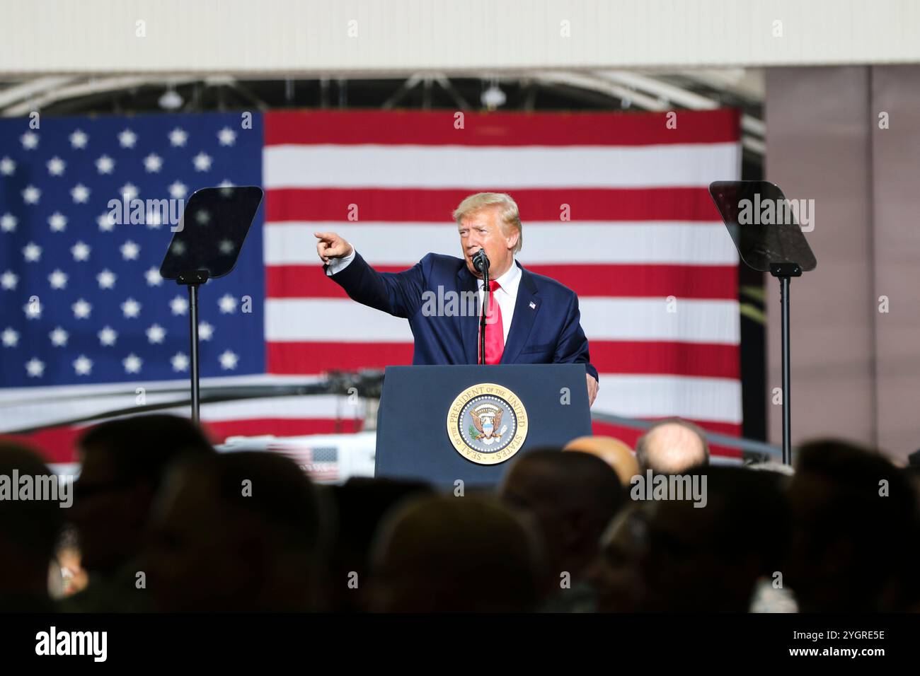 Pyeongtaek, Corea del Sud. 30 giugno 2019. U. Il presidente Donald J. Trump fa osservazioni ai membri del servizio durante una visita alla base aerea di Osan, 30 giugno 2019, Pyeongtaek, provincia di Gyeonggi, Corea del Sud. Credito: SSgt. Cody Harding/US Army Photo/Alamy Live News Foto Stock