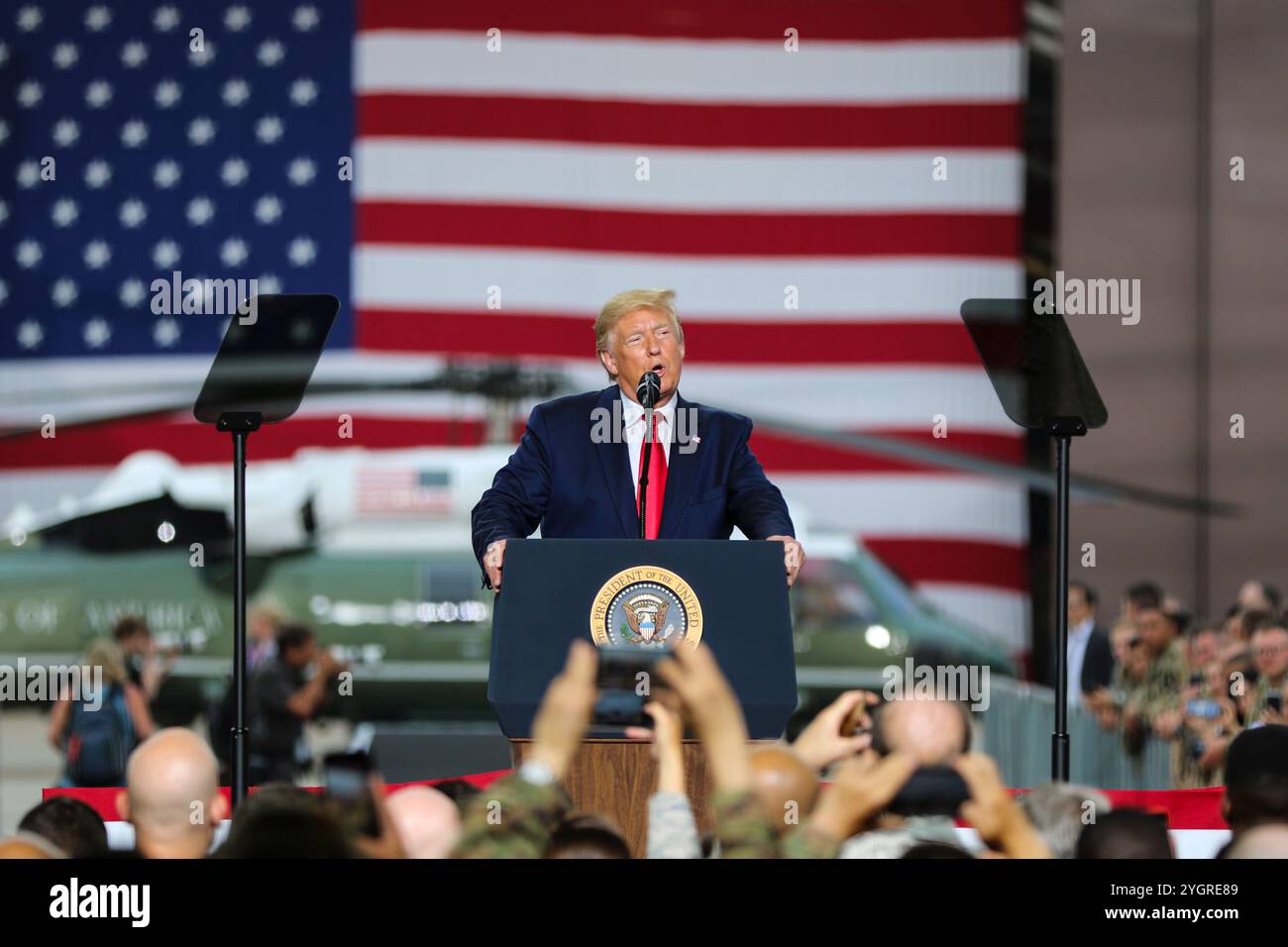Pyeongtaek, Corea del Sud. 30 giugno 2019. U. Il presidente Donald J. Trump fa osservazioni ai membri del servizio durante una visita alla base aerea di Osan, 30 giugno 2019, Pyeongtaek, provincia di Gyeonggi, Corea del Sud. Credito: SSgt. Cody Harding/US Army Photo/Alamy Live News Foto Stock