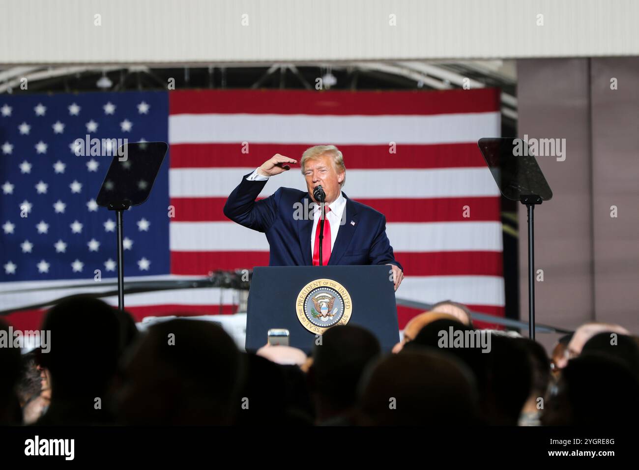 Pyeongtaek, Corea del Sud. 30 giugno 2019. U. Il presidente Donald J. Trump fa osservazioni ai membri del servizio durante una visita alla base aerea di Osan, 30 giugno 2019, Pyeongtaek, provincia di Gyeonggi, Corea del Sud. Credito: SSgt. Cody Harding/US Army Photo/Alamy Live News Foto Stock