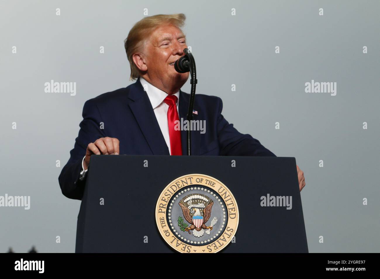 Pyeongtaek, Corea del Sud. 30 giugno 2019. U. Il presidente Donald J. Trump fa osservazioni ai membri del servizio durante una visita alla base aerea di Osan, 30 giugno 2019, Pyeongtaek, provincia di Gyeonggi, Corea del Sud. Crediti: Pvt. Alaura Lucas/US Army Photo/Alamy Live News Foto Stock