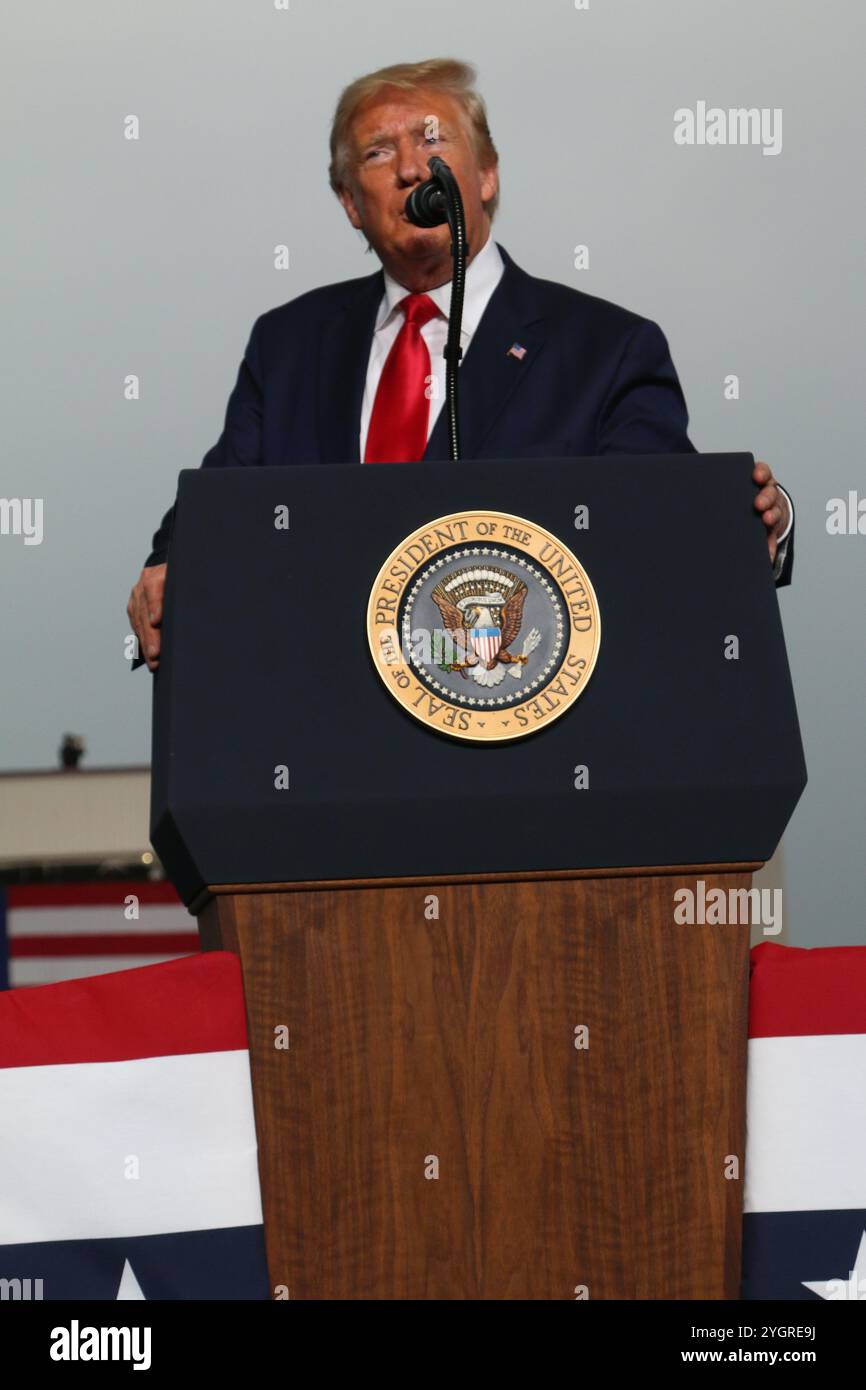 Pyeongtaek, Corea del Sud. 30 giugno 2019. U. Il presidente Donald J. Trump fa osservazioni ai membri del servizio durante una visita alla base aerea di Osan, 30 giugno 2019, Pyeongtaek, provincia di Gyeonggi, Corea del Sud. Crediti: Pvt. Alaura Lucas/US Army Photo/Alamy Live News Foto Stock