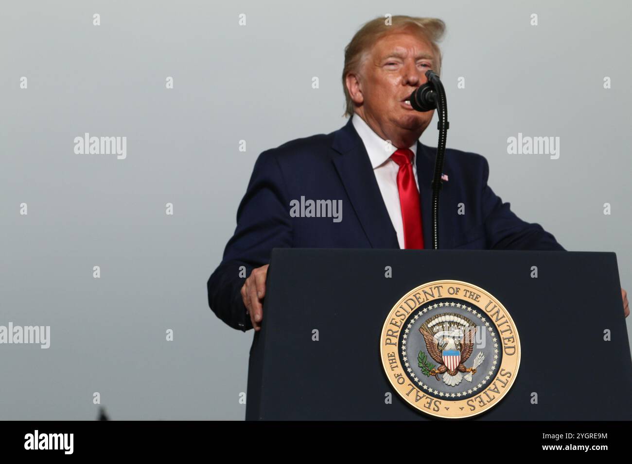 Pyeongtaek, Corea del Sud. 30 giugno 2019. U. Il presidente Donald J. Trump fa osservazioni ai membri del servizio durante una visita alla base aerea di Osan, 30 giugno 2019, Pyeongtaek, provincia di Gyeonggi, Corea del Sud. Crediti: Pvt. Alaura Lucas/US Army Photo/Alamy Live News Foto Stock