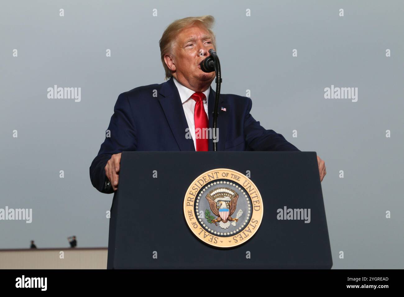 Pyeongtaek, Corea del Sud. 30 giugno 2019. U. Il presidente Donald J. Trump fa osservazioni ai membri del servizio durante una visita alla base aerea di Osan, 30 giugno 2019, Pyeongtaek, provincia di Gyeonggi, Corea del Sud. Crediti: Pvt. Alaura Lucas/US Army Photo/Alamy Live News Foto Stock