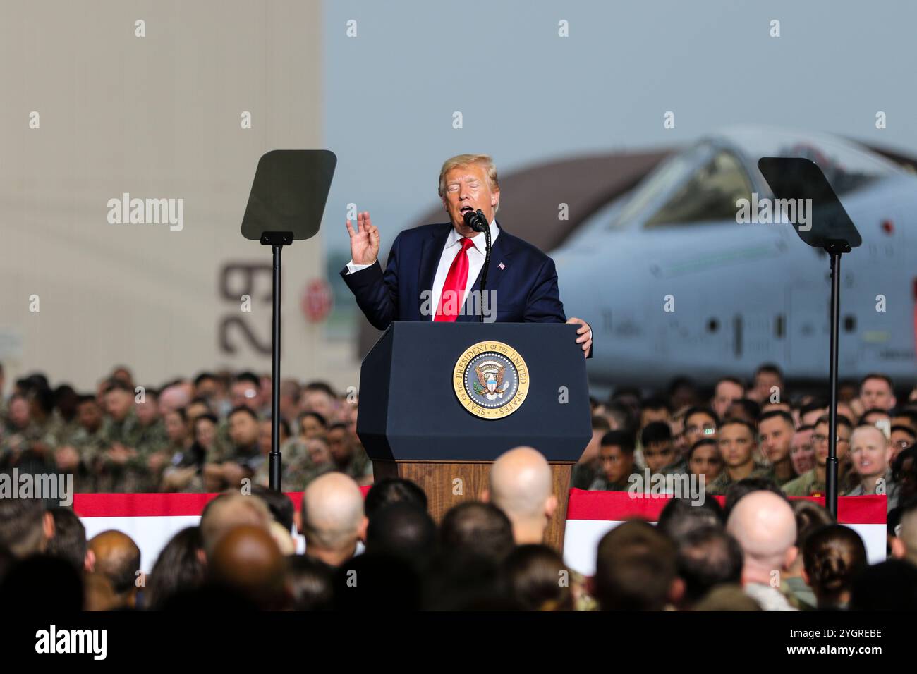 Pyeongtaek, Corea del Sud. 30 giugno 2019. U. Il presidente Donald J. Trump fa osservazioni ai membri del servizio durante una visita alla base aerea di Osan, 30 giugno 2019, Pyeongtaek, provincia di Gyeonggi, Corea del Sud. Credito: SSgt. Cody Harding/US Army Photo/Alamy Live News Foto Stock