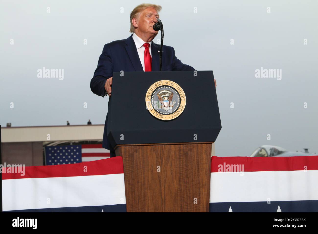 Pyeongtaek, Corea del Sud. 30 giugno 2019. U. Il presidente Donald J. Trump fa osservazioni ai membri del servizio durante una visita alla base aerea di Osan, 30 giugno 2019, Pyeongtaek, provincia di Gyeonggi, Corea del Sud. Crediti: Pvt. Alaura Lucas/US Army Photo/Alamy Live News Foto Stock