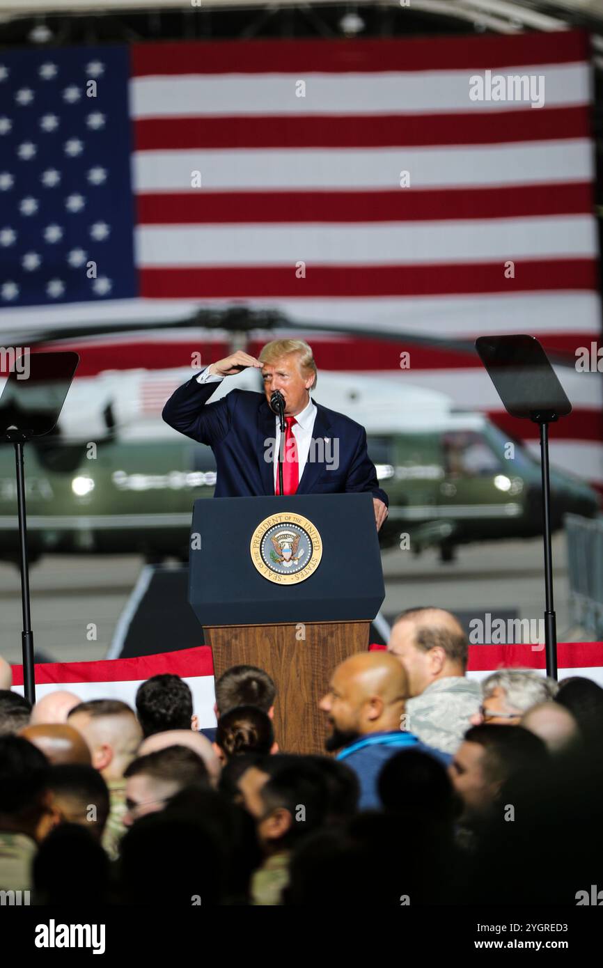 Pyeongtaek, Corea del Sud. 30 giugno 2019. U. Il presidente Donald J. Trump fa osservazioni ai membri del servizio durante una visita alla base aerea di Osan, 30 giugno 2019, Pyeongtaek, provincia di Gyeonggi, Corea del Sud. Credito: SSgt. Cody Harding/US Army Photo/Alamy Live News Foto Stock