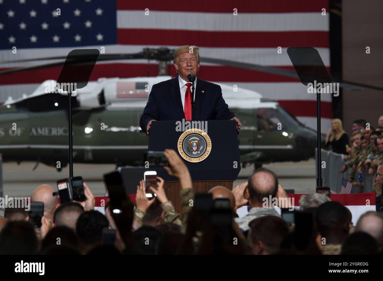 Pyeongtaek, Corea del Sud. 30 giugno 2019. U. Il presidente Donald J. Trump fa osservazioni ai membri del servizio durante una visita alla base aerea di Osan, 30 giugno 2019, Pyeongtaek, provincia di Gyeonggi, Corea del Sud. Credito: SSgt. Sergio Gamboa/US Army Photo/Alamy Live News Foto Stock