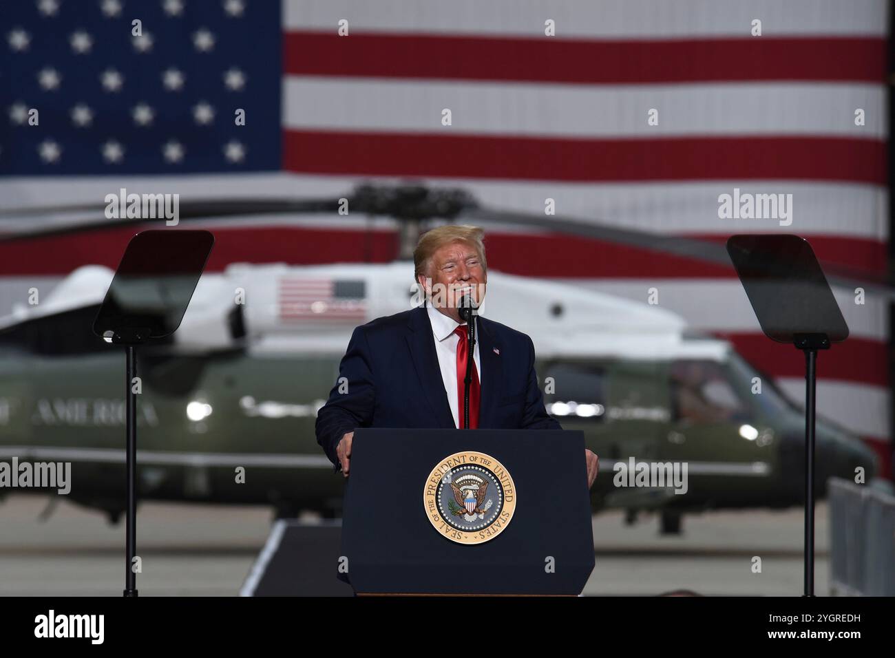 Pyeongtaek, Corea del Sud. 30 giugno 2019. U. Il presidente Donald J. Trump fa osservazioni ai membri del servizio durante una visita alla base aerea di Osan, 30 giugno 2019, Pyeongtaek, provincia di Gyeonggi, Corea del Sud. Credito: SSgt. Sergio Gamboa/US Army Photo/Alamy Live News Foto Stock