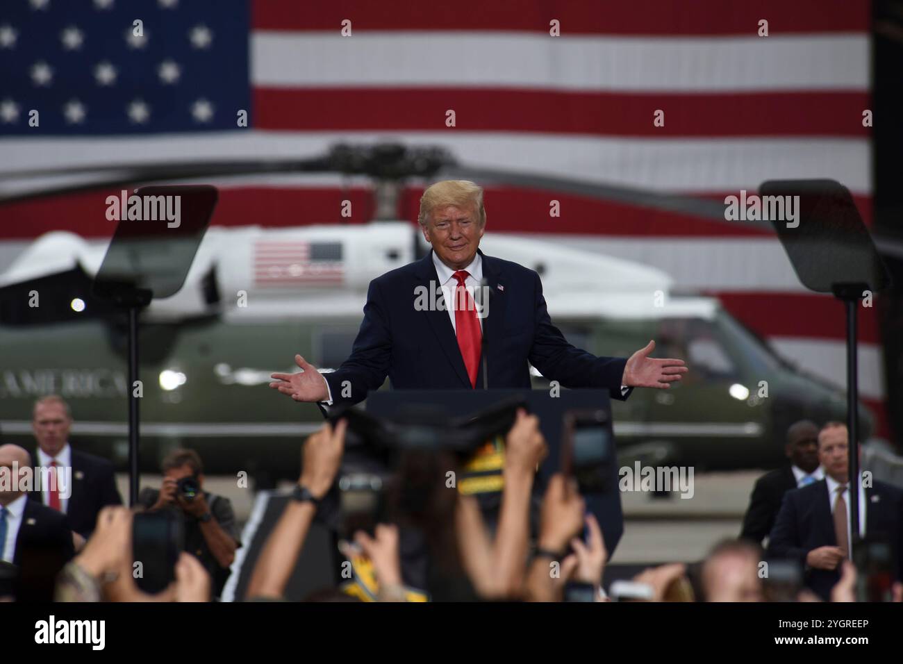 Pyeongtaek, Corea del Sud. 30 giugno 2019. U. Il presidente Donald J. Trump fa osservazioni ai membri del servizio durante una visita alla base aerea di Osan, 30 giugno 2019, Pyeongtaek, provincia di Gyeonggi, Corea del Sud. Credito: SSgt. Sergio Gamboa/US Army Photo/Alamy Live News Foto Stock