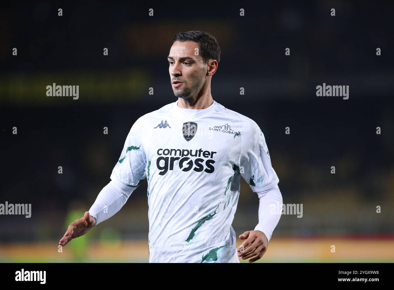 Lecce, Italia. 8 novembre 2024. Mattia De Sciglio dell'Empoli FC guarda durante la partita di serie A tra Lecce e Empoli FC allo stadio Ettore Giardiniero - via del Mare a Lecce (Italia), 8 novembre 2024. Crediti: Insidefoto di andrea staccioli/Alamy Live News Foto Stock