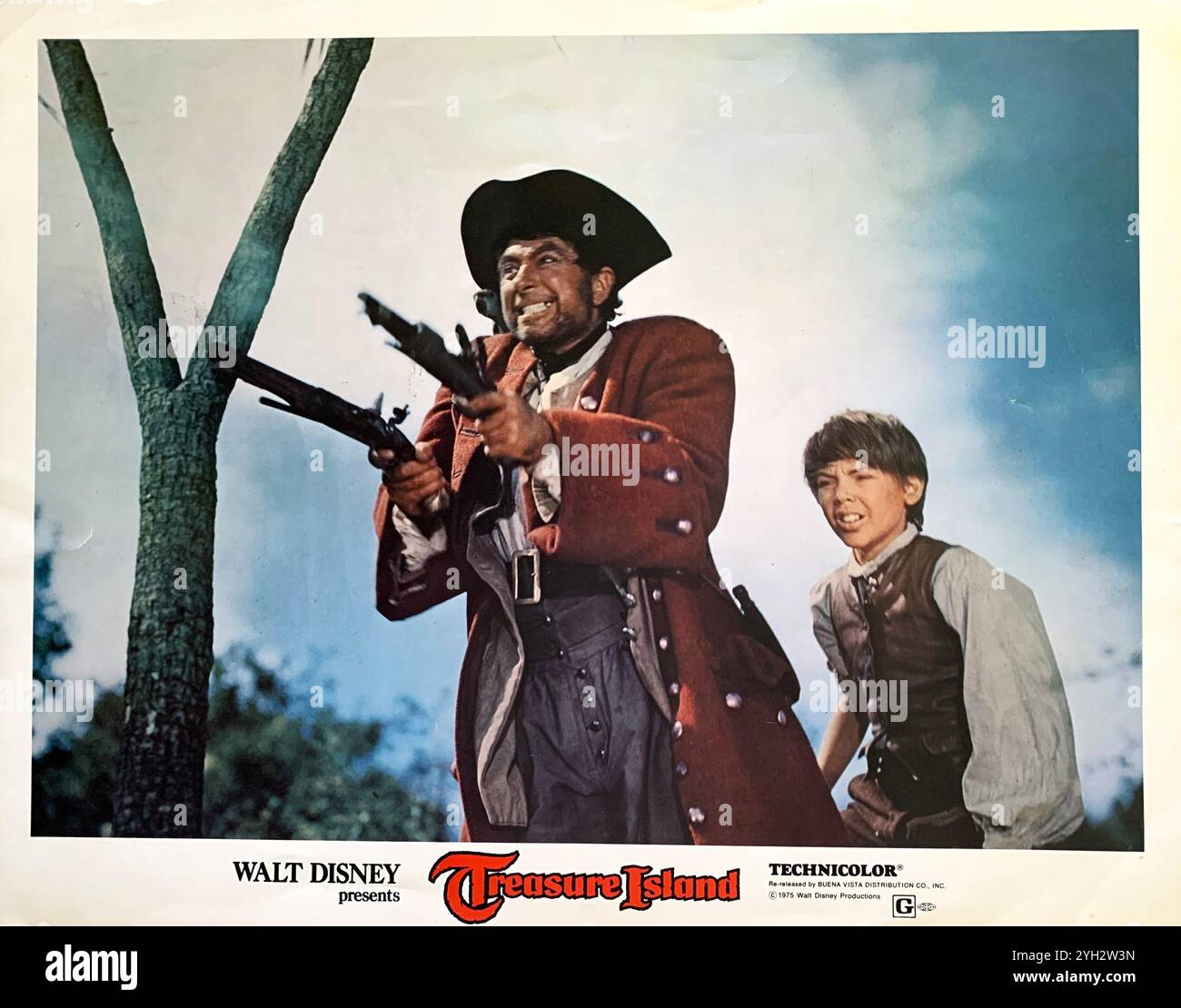 ROBERT NEWTON nel ruolo di Long John Silver e BOBBY DRISCOLL nel ruolo di Jim Hawkins in TREASURE ISLAND 1950 regista BYRON HASKINS romanzo Robert Louis Stevenson sceneggiatura Lawrence Edward Watkin costume design Sheila Graham musica Clifton Parker Walt Disney Productions / Walt Disney British Films / Buena Vista Distribution Co., Inc. (Per la riedizione del 1975) Foto Stock