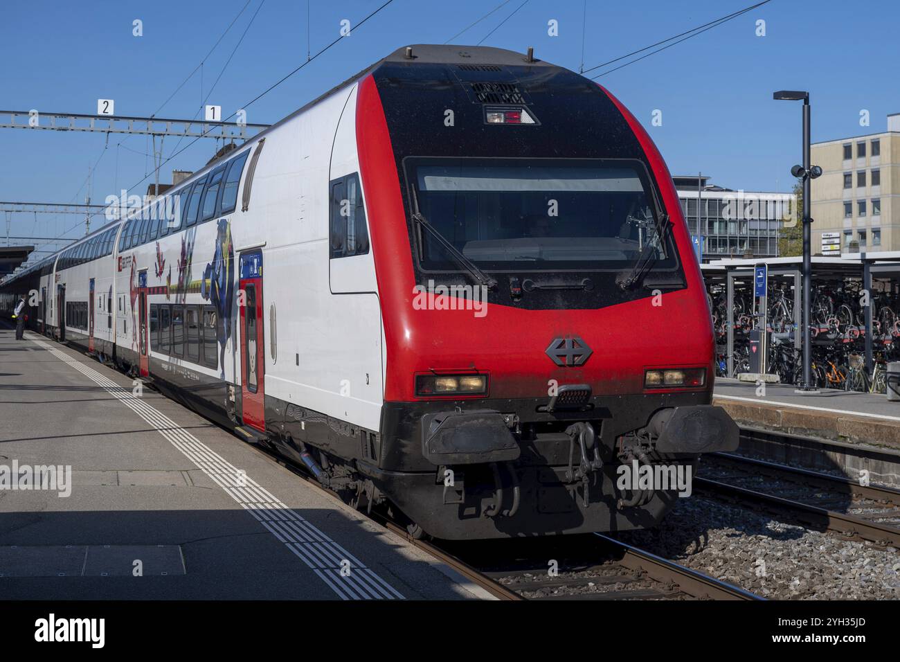 Treno passeggeri FFS Foto Stock