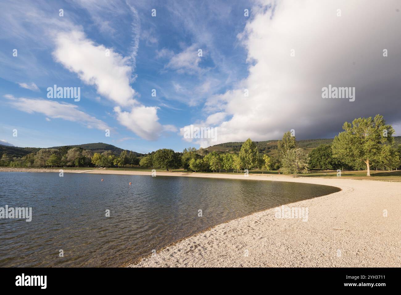 Lago Ullibarri Gamboa ad Alava, Paesi Baschi, Spagna, Europa Foto Stock