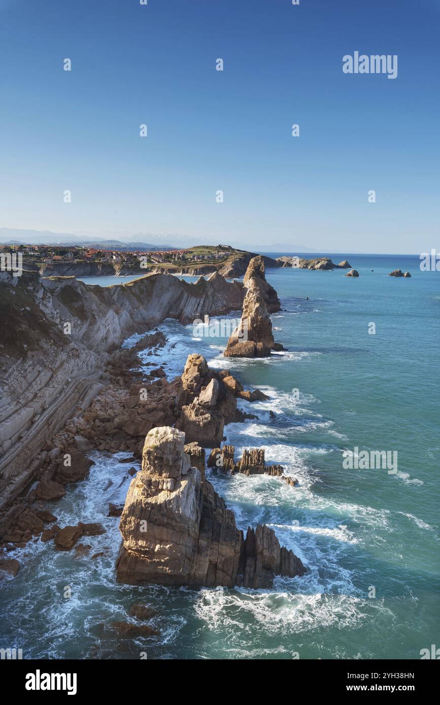 Paesaggio costiero in Urros de Liencres, Cantabria, Spagna, Europa Foto Stock