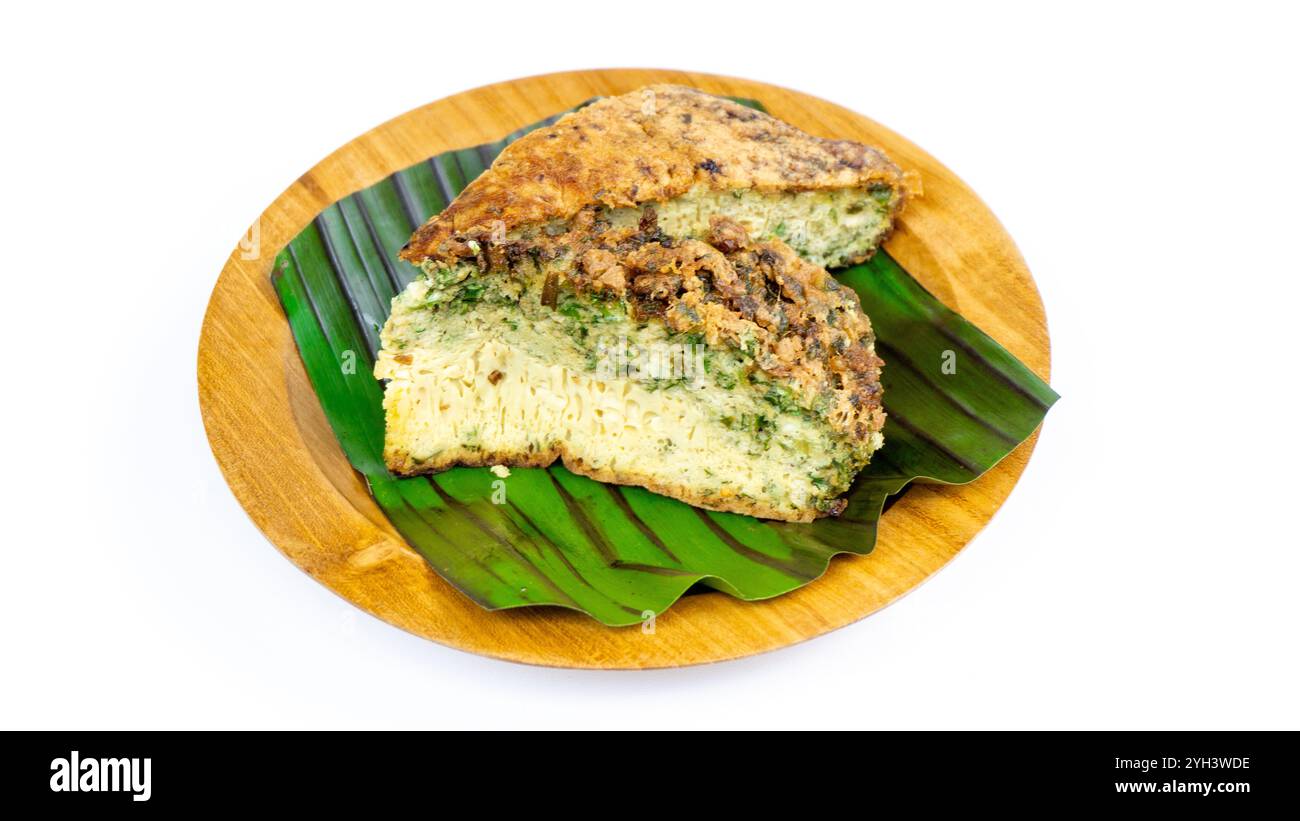 Telur talua barendo (uovo fritto indonesiano). Questo cibo viene da padang. Foto Stock