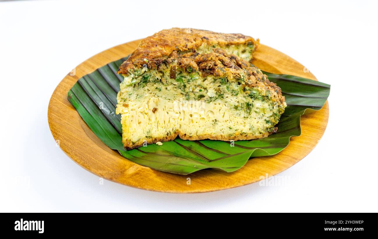 Telur talua barendo (uovo fritto indonesiano). Questo cibo viene da padang. Foto Stock