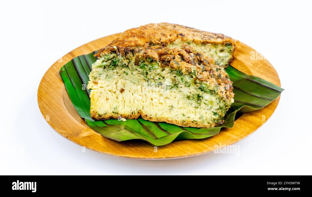 Telur talua barendo (uovo fritto indonesiano). Questo cibo viene da padang. Foto Stock