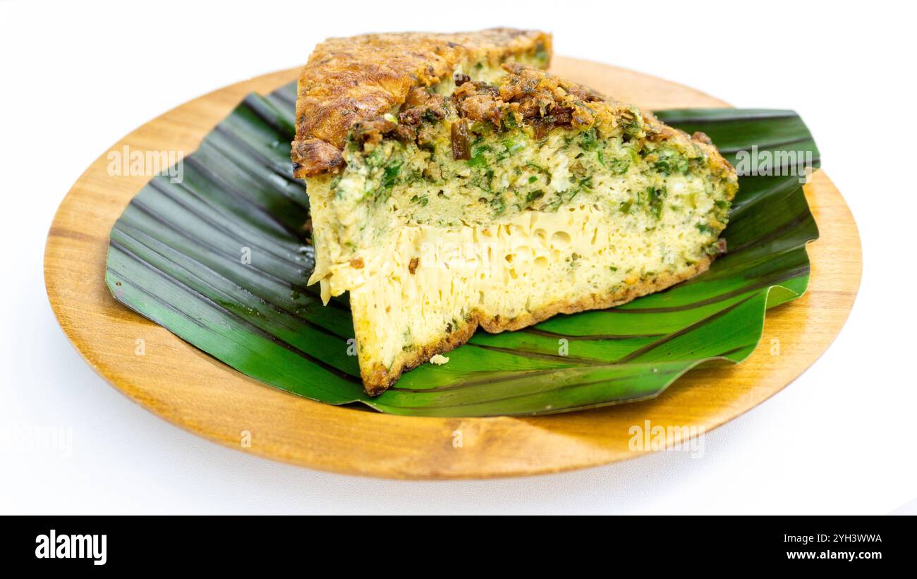 Telur talua barendo (uovo fritto indonesiano). Questo cibo viene da padang. Foto Stock