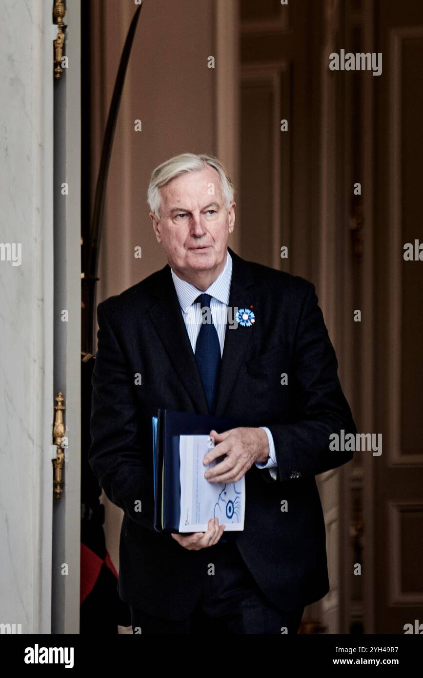 Parigi, Francia. 6 novembre 2024. Antonin Burat/le Pictorium - uscita dal Consiglio dei Ministri del 6 novembre 2024 all'Elysee Palace, seguita da un briefing del portavoce. - 06/11/2024 - Francia/Parigi - il primo ministro Michel Barnier lascia il Consiglio dei ministri del 6 novembre 2024 all'Elysee. Crediti: LE PICTORIUM/Alamy Live News Foto Stock