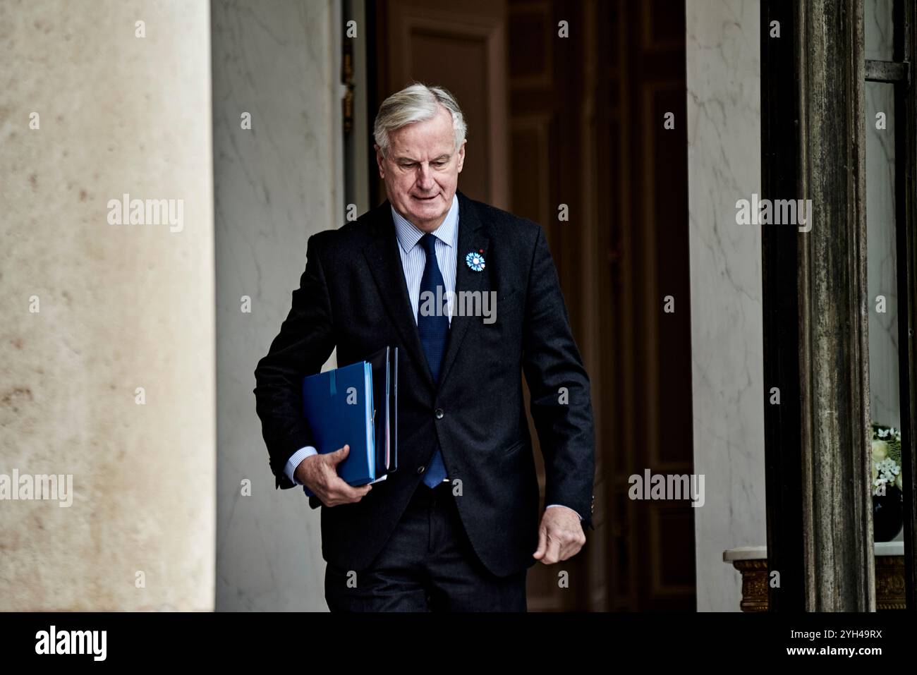 Parigi, Francia. 6 novembre 2024. Antonin Burat/le Pictorium - uscita dal Consiglio dei Ministri del 6 novembre 2024 all'Elysee Palace, seguita da un briefing del portavoce. - 06/11/2024 - Francia/Parigi - il primo ministro Michel Barnier lascia il Consiglio dei ministri del 6 novembre 2024 all'Elysee. Crediti: LE PICTORIUM/Alamy Live News Foto Stock