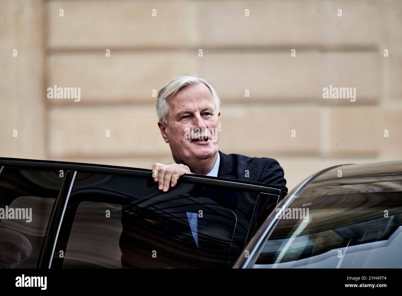 Parigi, Francia. 6 novembre 2024. Antonin Burat/le Pictorium - uscita dal Consiglio dei Ministri del 6 novembre 2024 all'Elysee Palace, seguita da un briefing del portavoce. - 06/11/2024 - Francia/Parigi - il primo ministro Michel Barnier lascia il Consiglio dei ministri del 6 novembre 2024 all'Elysee. Crediti: LE PICTORIUM/Alamy Live News Foto Stock