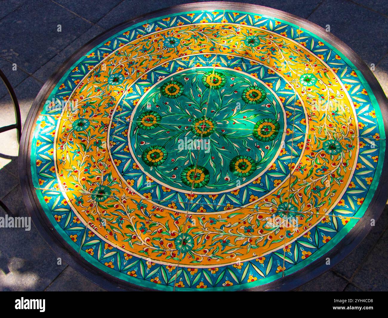 Il sole dappava il design armeno con piastrelle Foto Stock