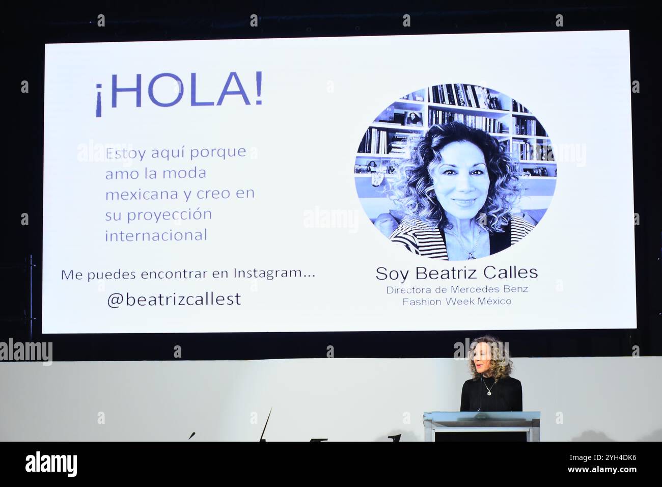 LEON, MESSICO - 8 NOVEMBRE. Mercedes Benz Fashion Week Mexico Director, Beatriz Calles keynote Los Reyes de la Moda durante CANAIVE El Salon de la Moda a Casa de Piedra l'8 novembre 2024 a Leon, Messico. (Foto di JVMODEL) credito: JVMODEL/Alamy Live News Foto Stock