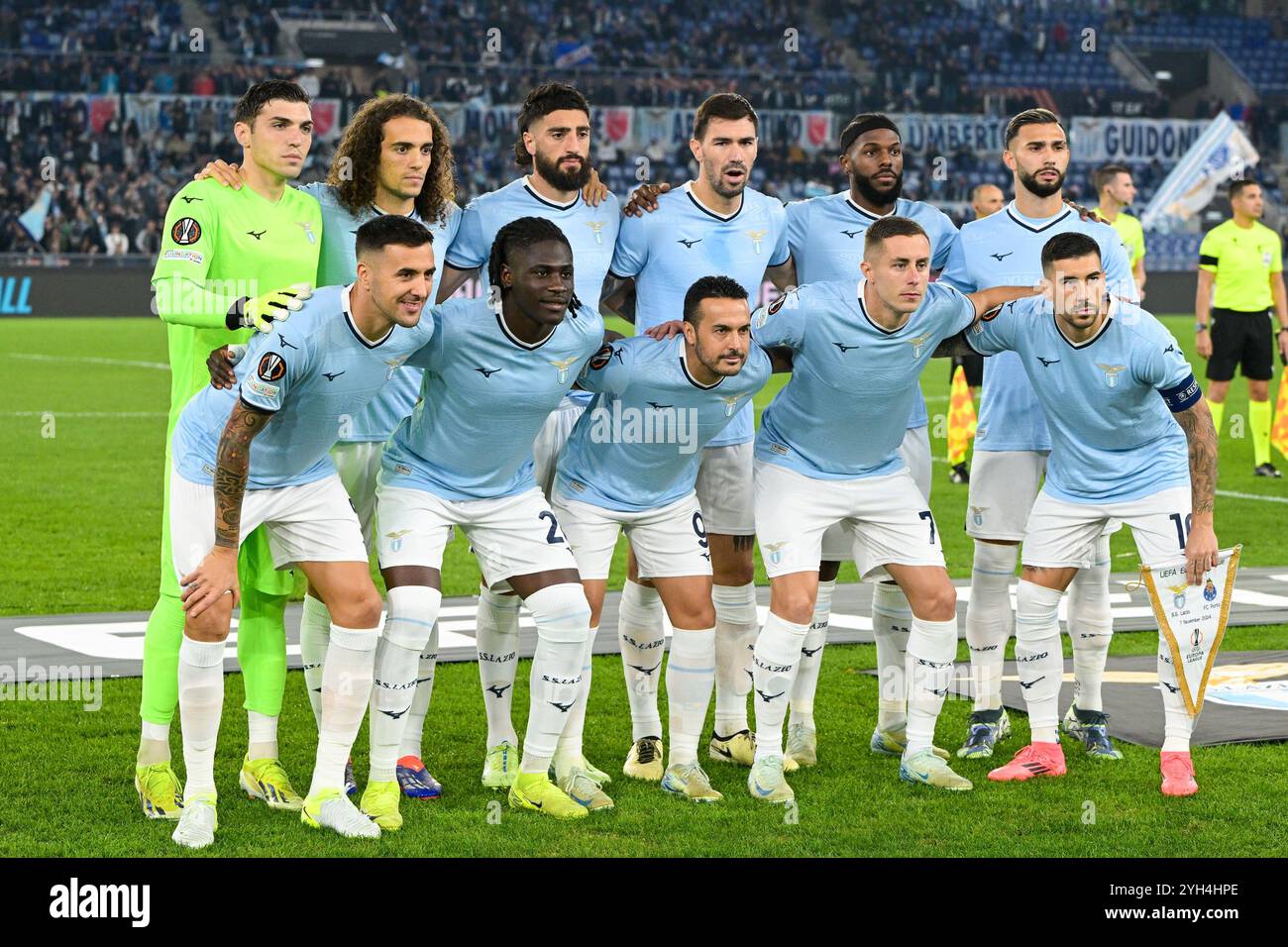 La squadra delle SS Lazio posa per la foto rituale prima della partita di serie B tra US Salernitana e SSC BariC allo Stadio Arechi, Salerno, Italia su Novembe Foto Stock