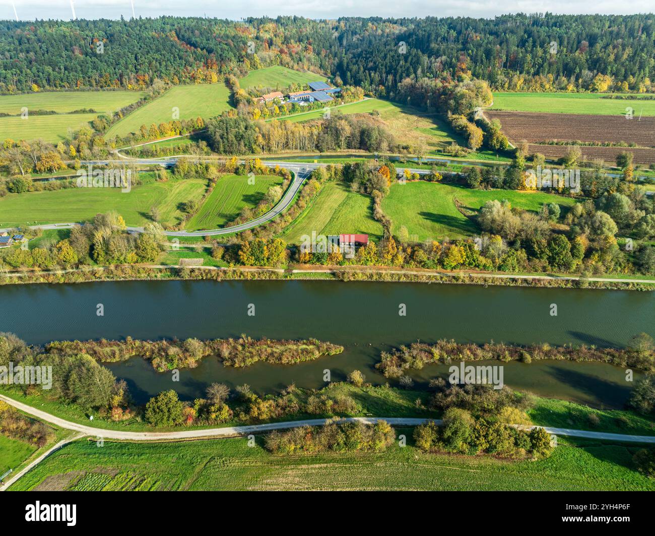 Vista aerea del canale Main-Donau, vicino al villaggio Plankstetten, campi e prati, Berching, Baviera, Germania Foto Stock