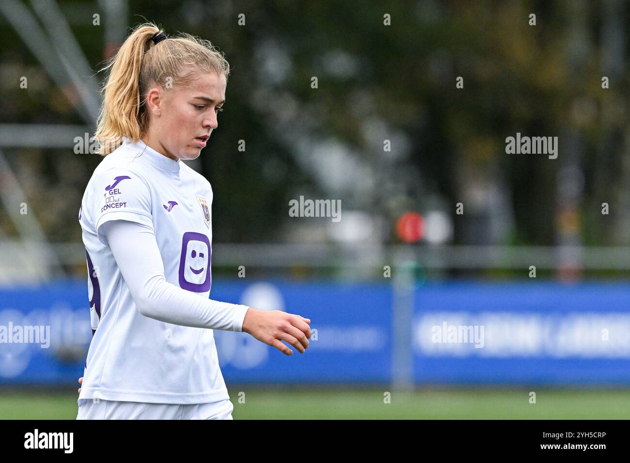 Nikki Ijzerman (29) di Anderlecht nella foto durante una partita di calcio femminile tra KRC Genk Ladies e RSC Anderlecht nella nona partita della stagione 2024 - 2025 del belga lotto Womens Super League, sabato 9 novembre 2024 a Genk, BELGIO. Crediti: Sportpix/Alamy Live News Foto Stock
