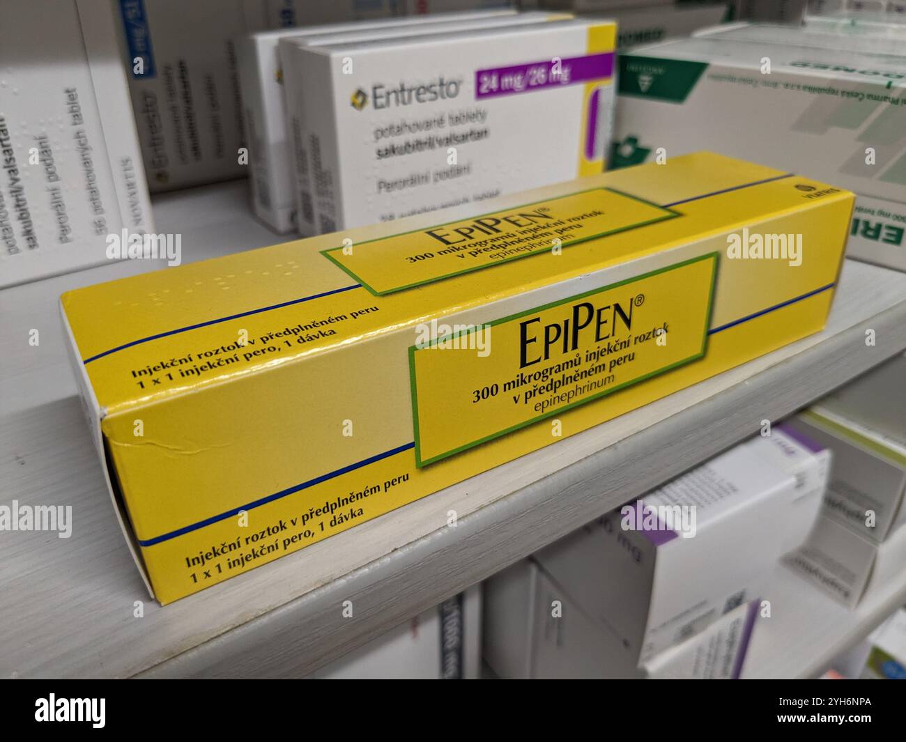 EPIPEN scatola di farmaco con il principio attivo epinefrina di Mylan, usato per il trattamento dell'anafilassi, gravi reazioni allergiche, shock anafilattico. Foto Stock