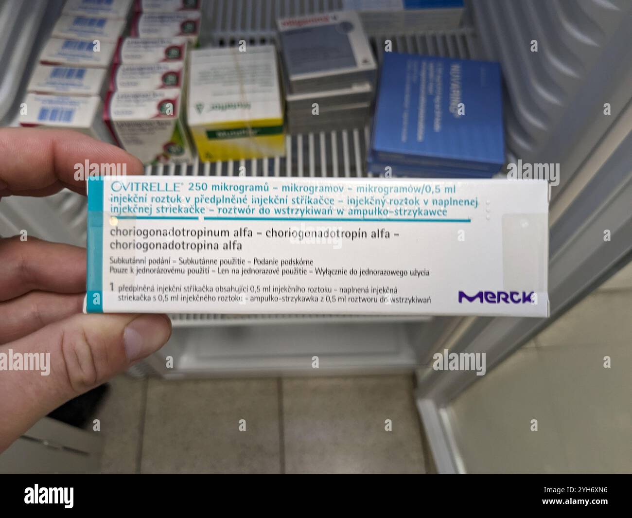 Scatola Ovitrelle di farmaco con choriogonadotropina alfa principio attivo di Merck Serono, utilizzato per il trattamento dell'infertilità e per innescare l'ovulazione Foto Stock