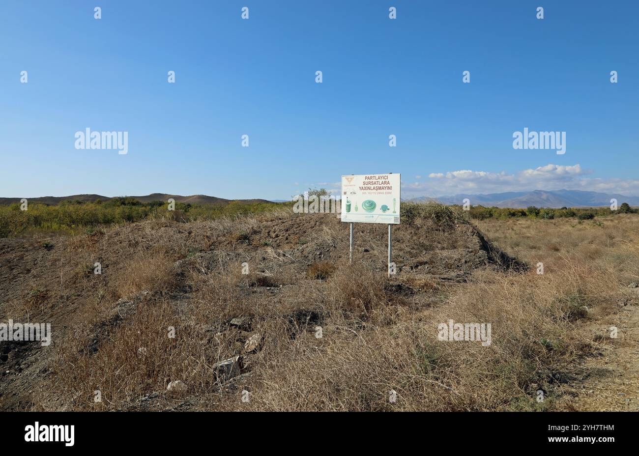 Area di Landmined nella regione del Karabakh dell'Azerbaigian Foto Stock